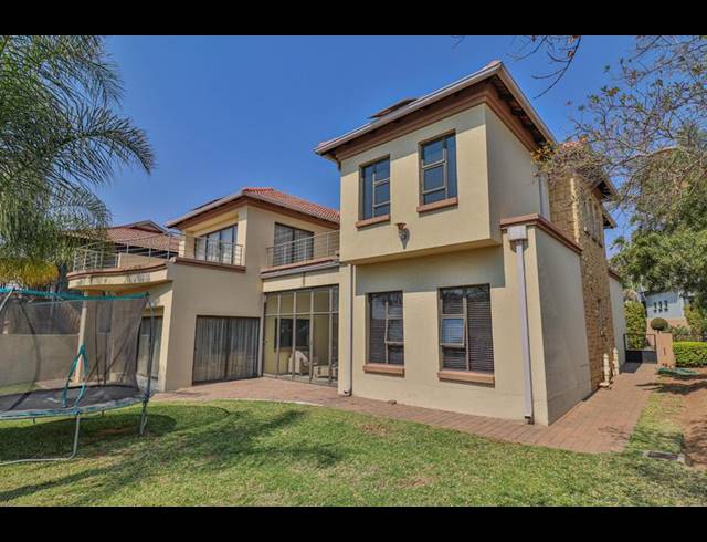 4 BEDROOM HOUSE FOR SALE IN BLUE VALLEY GOLF ESTATE